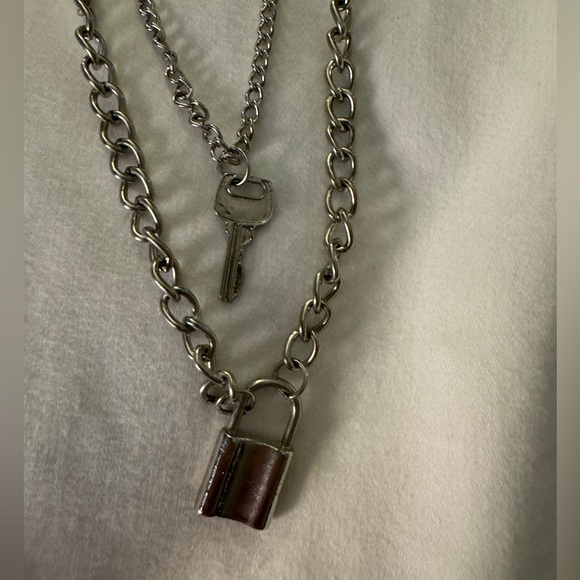 Women’s Layered Necklace - Picture 2 of 4